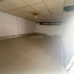 cho thuê kho khu Lê cơ diện tích 8 x 25 có gác phía trên giá 16 triệu 