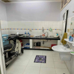 Cho thuê nhà mặt tiền Nguyễn Biểu, tiện ở và kinh doanh