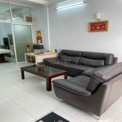 Cho thuê nhà mặt tiền Nguyễn Biểu, tiện ở và kinh doanh