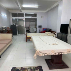 Cho thuê nhà mặt tiền Nguyễn Biểu, tiện ở và kinh doanh