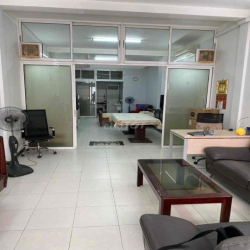 Cho thuê nhà mặt tiền Nguyễn Biểu, tiện ở và kinh doanh