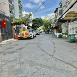 Cho thuê nhà 4 tầng- Nguyễn Hữu Cảnh-18 triệu