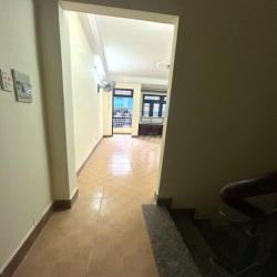 Cho thuê nhà 4 tầng- Nguyễn Hữu Cảnh-18 triệu