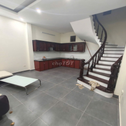 Cho thuê nhà 5 tầng 3 ngủ full đồ ở Trúc Khê, Láng Hạ. 13.5tr