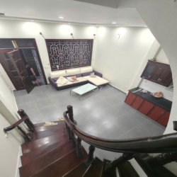 Cho thuê nhà 5 tầng 3 ngủ full đồ ở Trúc Khê, Láng Hạ. 13.5tr