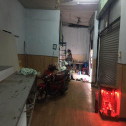 Mặt bằng kinh doanh buôn bán cổng KCN Hiệp Thành ở lại đc