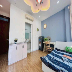 Chính Chủ Vừa Trống Studio Ban Công Thoáng, Ngay Vincom Cộng Hòa