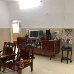 Cần cho thuê chung cư cầu thang bộ lầu 5, đầy đủ nội thất