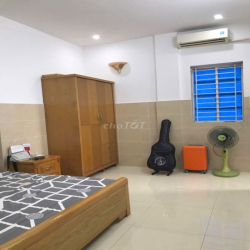 Cần cho thuê chung cư cầu thang bộ lầu 5, đầy đủ nội thất