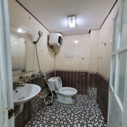 Cho thuê căn 1 pn,1 pk 40 m lạc Long quân giá 5 tr full đồ