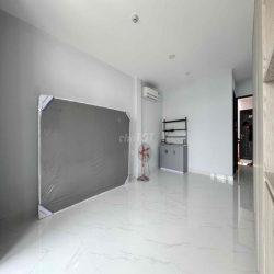 CHÍNH CHỦ CHO THUÊ PHÒNG STUDIO BAN CÔNG FULL NỘI THẤT BẮC HẢI Q10