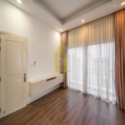 VILLA PHỐ NGUYỄN VĂN HƯỞNG 400M2 HIỆN ĐẠI - GIÁ 110 TRIỆU ĐÃ GỒM VAT