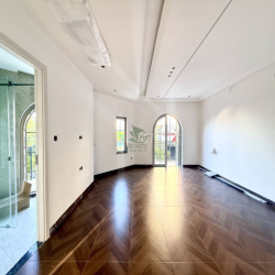 CHO THUÊ NHÀ VILLA GÓC 3 TẦNG MỚI  KHU HÀ QUANG 2 GIÁ 50 TRIỆU/ THÁNG