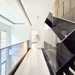 CHO THUÊ NHÀ VILLA GÓC 3 TẦNG MỚI  KHU HÀ QUANG 2 GIÁ 50 TRIỆU/ THÁNG