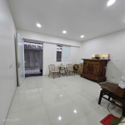 Cho thuê nhà T1: diện tích 85m2, D2 phố Tây Kết,Hai Bà trưng,HN