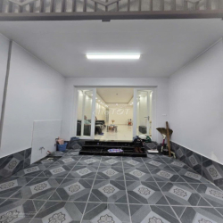 Cho thuê nhà T1: diện tích 85m2, D2 phố Tây Kết,Hai Bà trưng,HN