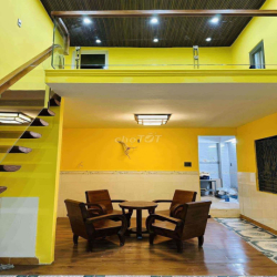 Nhà gác lửng NGUYỄN VĂN THOẠI,gần biển.Nhà 2 đường Ôtô trước và sau