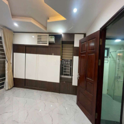 Cho thuê nhà riêng Đẹp phố 8/3 Hai Bà Trưng 5 tầng mới 