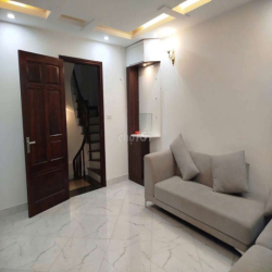 Cho thuê nhà riêng Đẹp phố 8/3 Hai Bà Trưng 5 tầng mới 