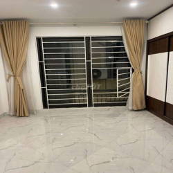 Cho thuê nhà riêng Đẹp phố 8/3 Hai Bà Trưng 5 tầng mới 