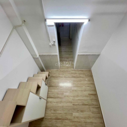 PHÒNG TRỌ GIÁ RẺ_MỚI 100% CẦU THANG TÍCH HỢP TỦ ĐỒ, ĐẸP MÊ LY