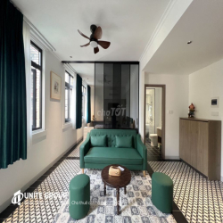 TRỐNG Căn hộ ban công cao cấp, sang trọng, hiện đại, gần ga Metro