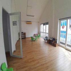 Cho thuê nhà đường Lê Đại Hành Q11 ( góc 2 mặt tiền) 9x25m.