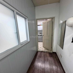 Cho thuê căn 2PN_1WC cửa sổ_Full NT_Được Pet  gần Vạn Hạnh Mall