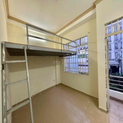 phòng 20m2  23h đóng cửa khu đặt biệt an ninh.