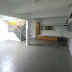 Cho thuê nhà đường Lê Đại Hành Q11 ( góc 2 mặt tiền) 9x25m.