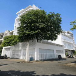 Cho thuê nhà đường Lê Đại Hành Q11 ( góc 2 mặt tiền) 9x25m.