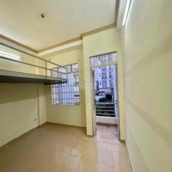 phòng 20m2  23h đóng cửa khu đặt biệt an ninh.