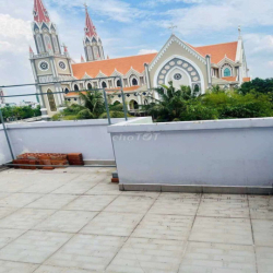 NHÀ GẦN GIÁO XỨ ĐÔNG QUANG 4X20M 1 TRỆT 2 LẦU GIÁ TỐT