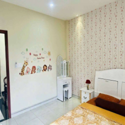 NHÀ GẦN GIÁO XỨ ĐÔNG QUANG 4X20M 1 TRỆT 2 LẦU GIÁ TỐT