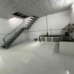 Mặt Tiền Đường Âu Cơ Khu Kinh Doanh Sầm Uất .