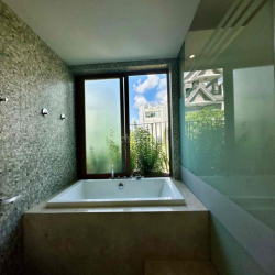 ✅TRỐNG SẴN 1Pn - ban công 45m2 - đậu được ô tô, hồ bơi - MGR