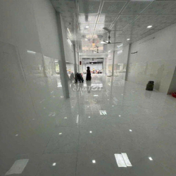 Mặt Tiền Đường Âu Cơ Khu Kinh Doanh Sầm Uất .