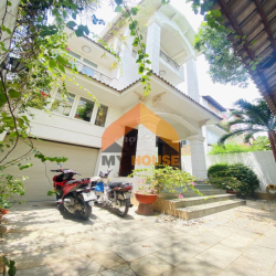 VIILLA FULL DT HẦM BỰ NHẤT QUẢ ĐẤT SAU METRO 10X20