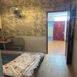Cho thuê căn hộ 2PN,nội thất cao cấp,thoáng mát,gần chợ,ST...giá 7tr