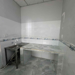 Nhà 2 lầu, điện nước chính thức, có máy lạnh
