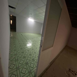 Cho thuê mặt bằng ngang 8 150m2 Lê Văn Thọ