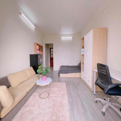 Căn Hộ Tách Bếp - Ban Công - Full Nội Thất - Máy Giặt Riêng- Sân Bay