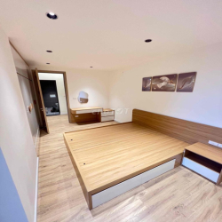 Cho Thuê Căn Góc 3 Ngủ 2 Wc ,90m2- 2 Ban Công Tại Thành Phố Giao Lưu