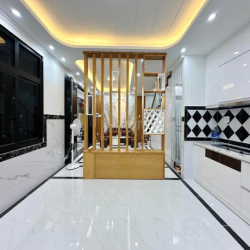 Cho thuê biệt thự 145m2 3L4PN gần Đỗ Xuân Hợp, Gia Hoà, Cầu Năm Lý
