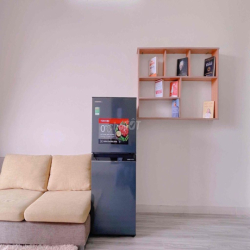 Căn Hộ Tách Bếp - Ban Công - Full Nội Thất - Máy Giặt Riêng- Sân Bay