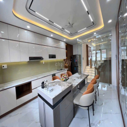 nhà đẹp y hình 4 x 18 có 5pn 6wc sân thượng 