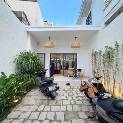  NHÀ SÂN VƯỜN 3 PHÒNG PHÒNG NGỦ  BẮC NHA TRANG GIÁ 20 TRIỆU/ THÁNG 