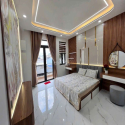 nhà đẹp y hình 4 x 18 có 5pn 6wc sân thượng 