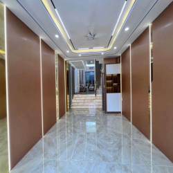 nhà đẹp y hình 4 x 18 có 5pn 6wc sân thượng 