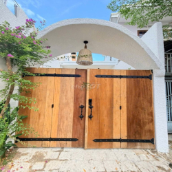  NHÀ SÂN VƯỜN 3 PHÒNG PHÒNG NGỦ  BẮC NHA TRANG GIÁ 20 TRIỆU/ THÁNG 